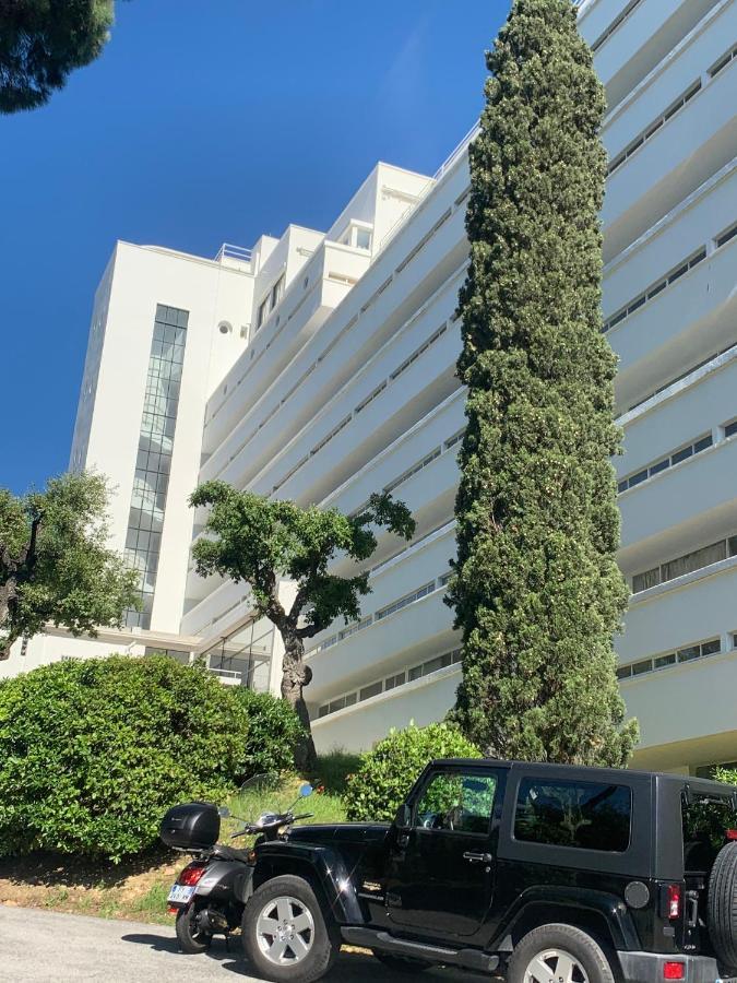 Elegant Studio Et Parking Dans Batiment Historique Saint-Tropez Exterior foto